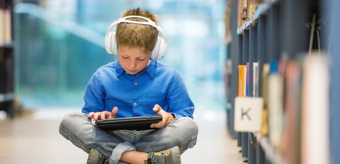 Reading along with audiobooks increases students' confidence.