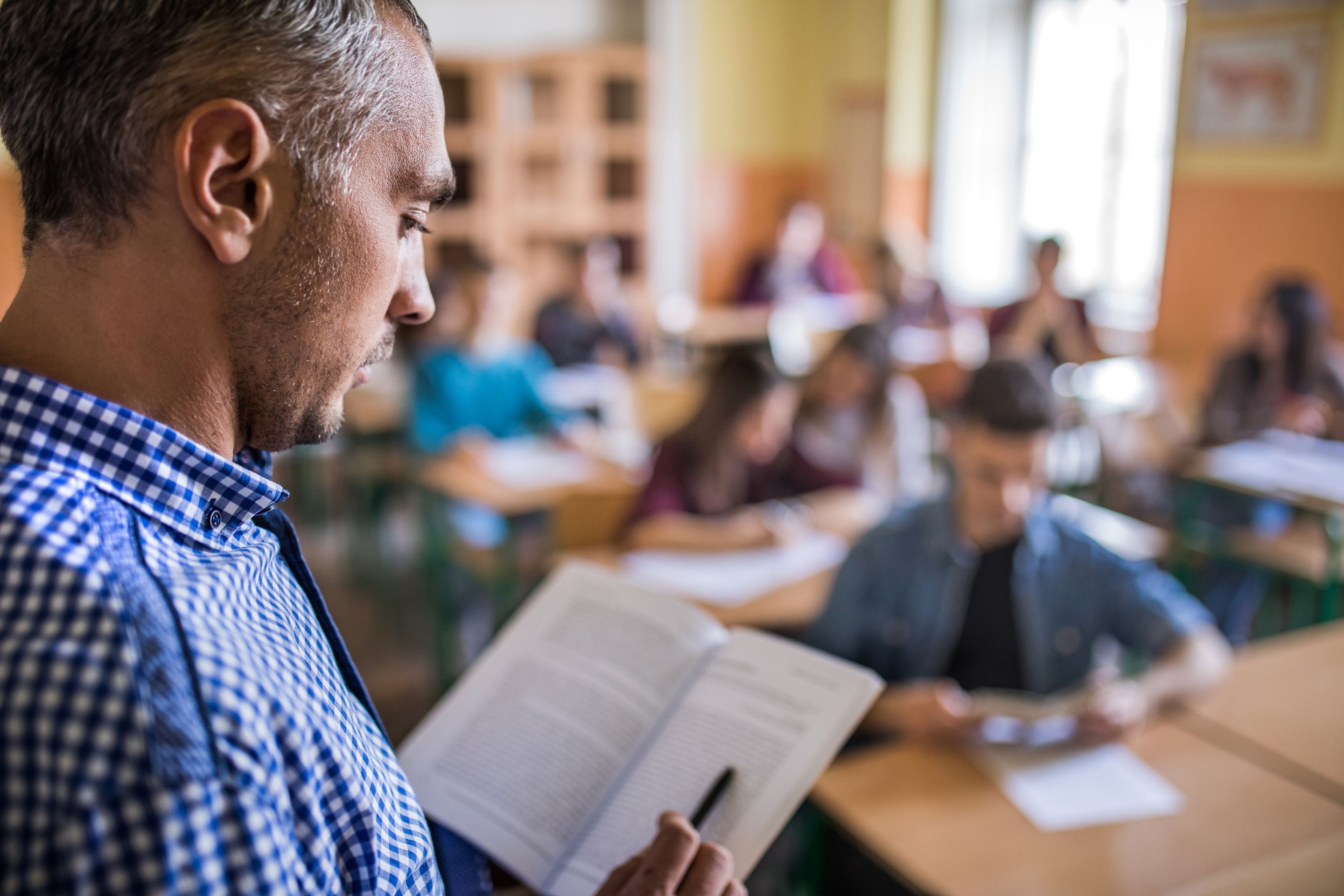 The Benefits of Reading Aloud to Middle School Students ...