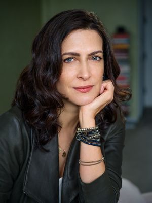 Author Andrea Elliott headshot